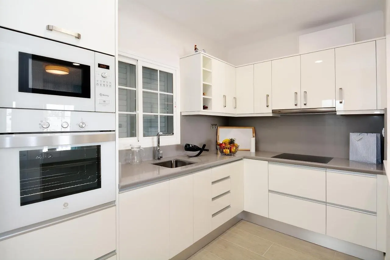 Lovely 3-Bed Villa In Puerto Del Carmen Puerto del Carmen